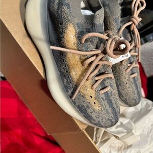 Yeezy Mist